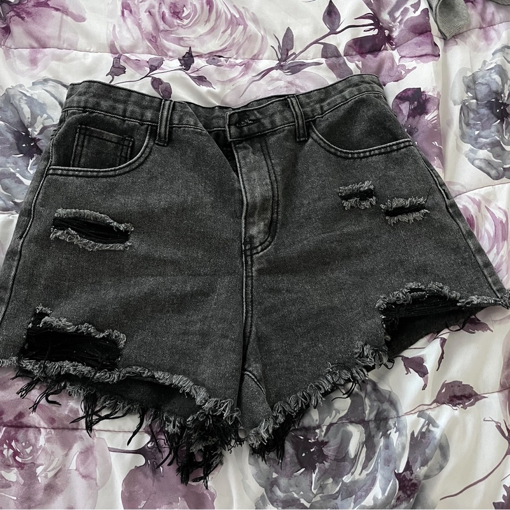 Black Ripped jean shorts!